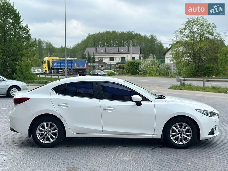 Седан Mazda 3 2015 в Вінниці