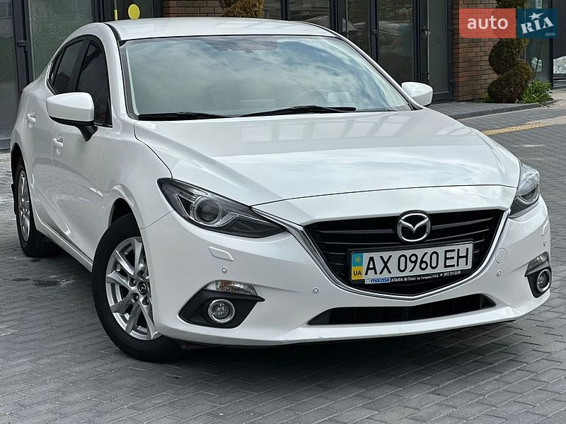 Седан Mazda 3 2015 в Вінниці