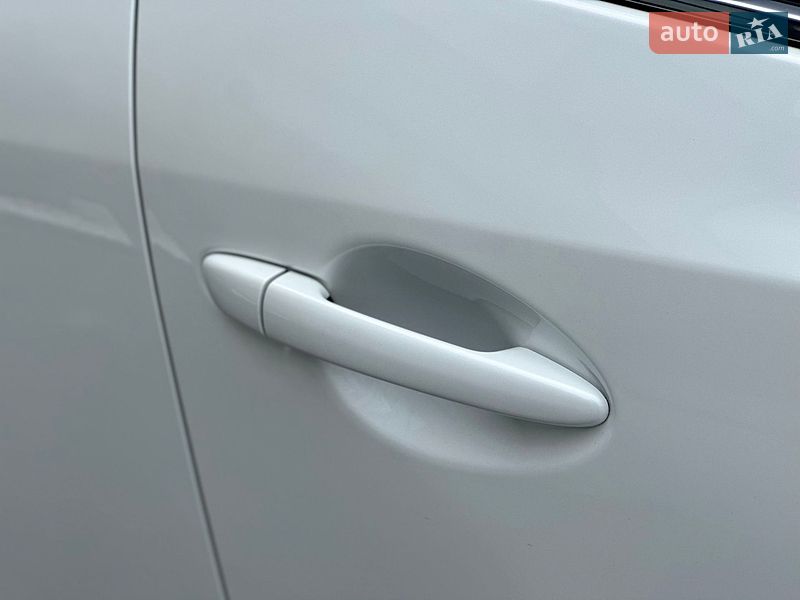 Седан Mazda 3 2015 в Вінниці