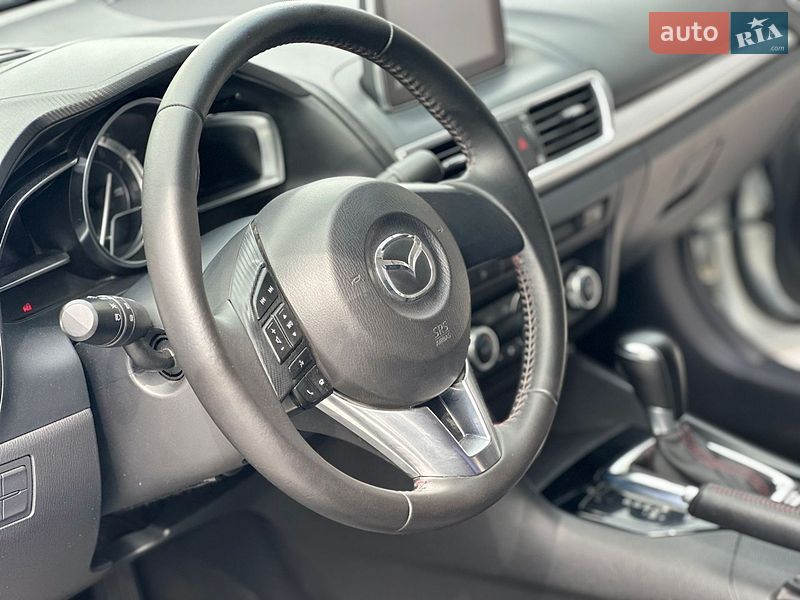 Седан Mazda 3 2015 в Вінниці