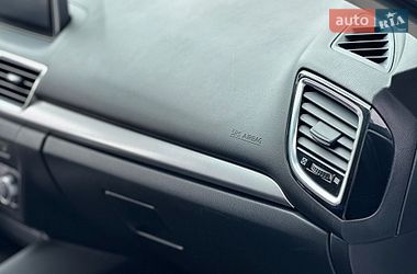 Седан Mazda 3 2015 в Вінниці