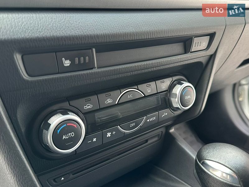 Седан Mazda 3 2015 в Вінниці