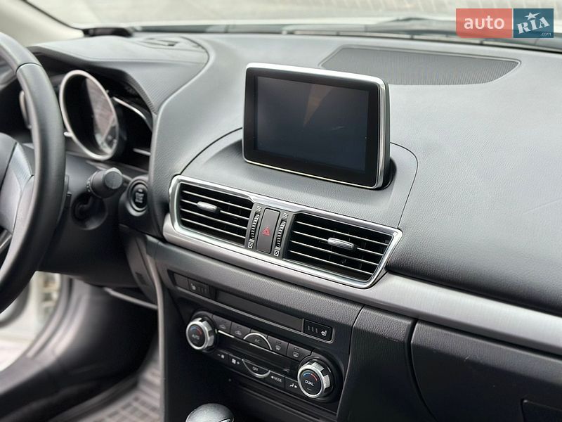 Седан Mazda 3 2015 в Вінниці