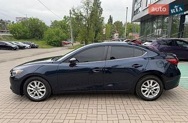 Седан Mazda 3 2016 в Киеве