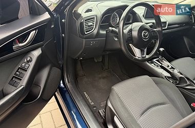Седан Mazda 3 2016 в Киеве