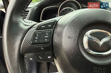 Седан Mazda 3 2016 в Киеве