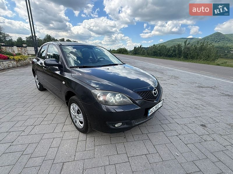 Хэтчбек Mazda 3 2006 в Хусте
