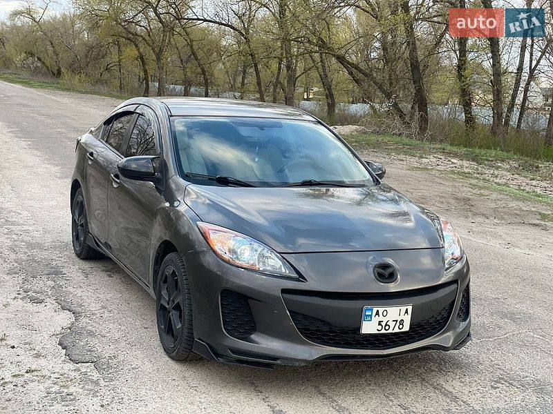 Седан Mazda 3 2012 в Дніпрі