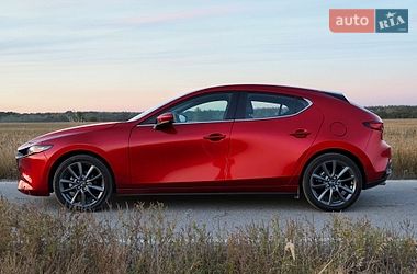Хэтчбек Mazda 3 2024 в Новомосковске