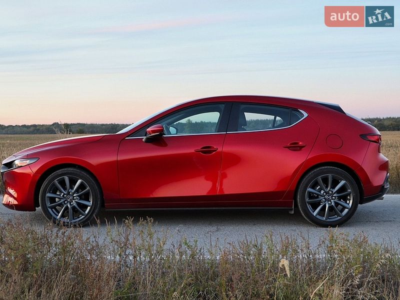 Хэтчбек Mazda 3 2024 в Новомосковске