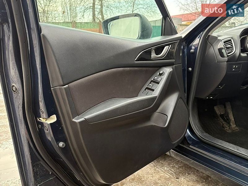 Седан Mazda 3 2016 в Києві