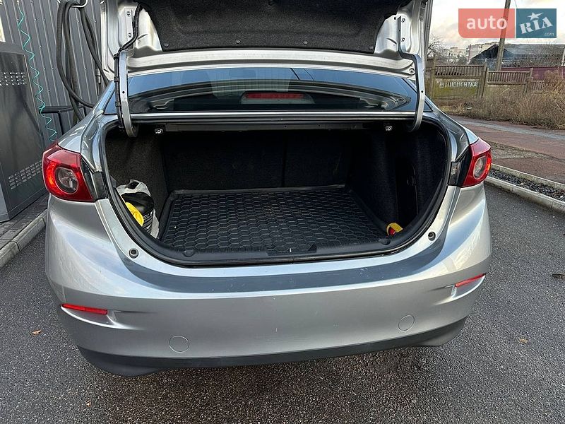 Седан Mazda 3 2013 в Чернигове
