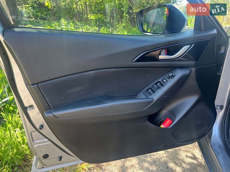 Седан Mazda 3 2016 в Києві