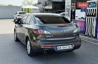 Седан Mazda 3 2012 в Дніпрі