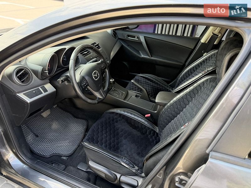 Седан Mazda 3 2012 в Дніпрі