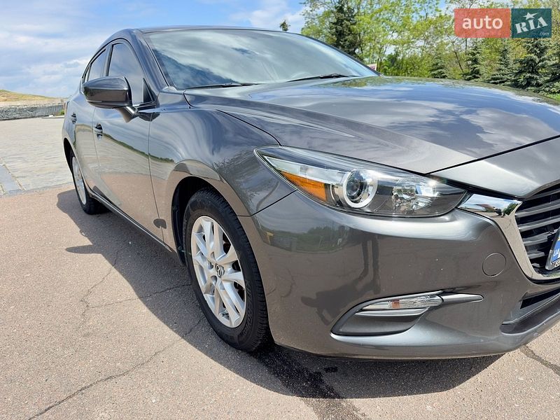 Седан Mazda 3 2017 в Черкассах