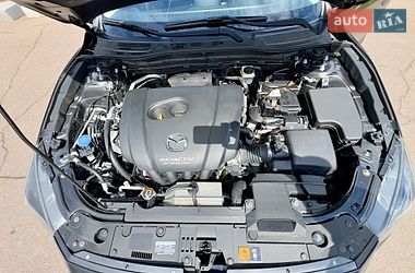 Седан Mazda 3 2017 в Черкассах