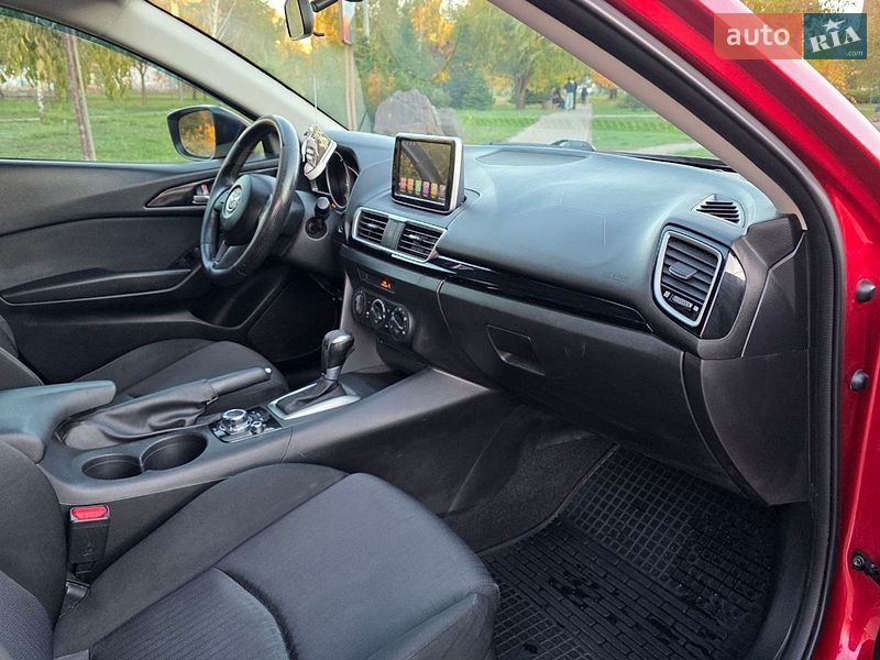 Седан Mazda 3 2013 в Кривом Роге