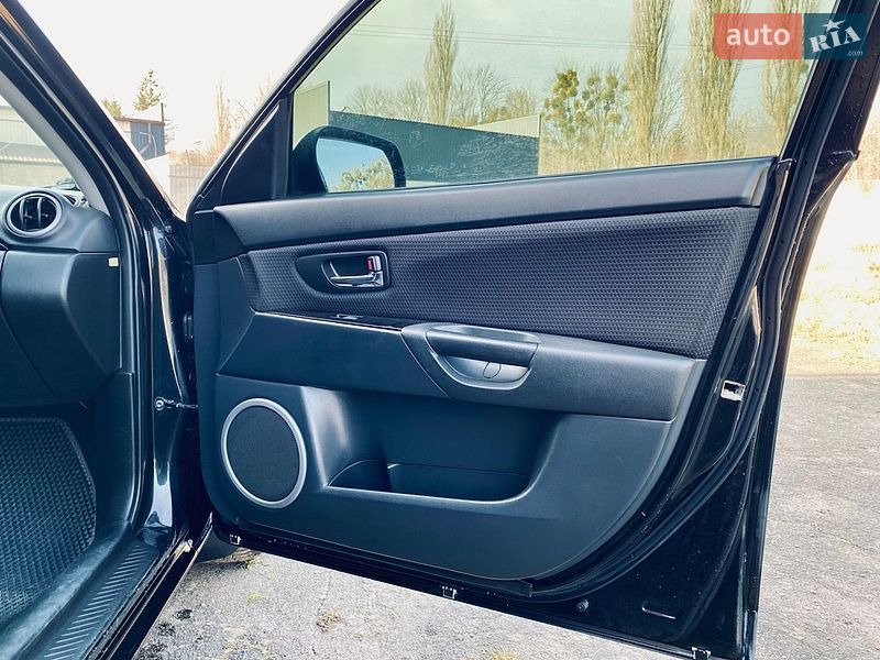 Седан Mazda 3 2008 в Хмільнику