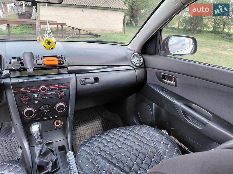 Седан Mazda 3 2005 в Лохвиці