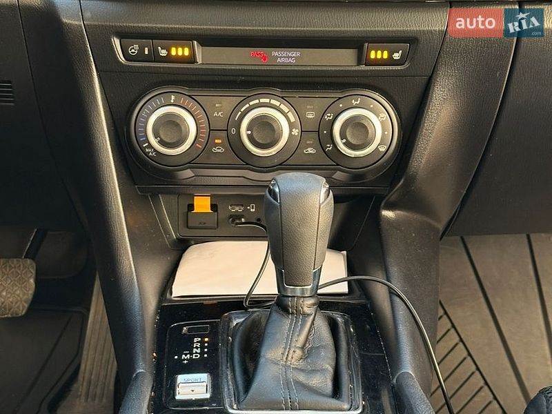 Седан Mazda 3 2017 в Николаеве