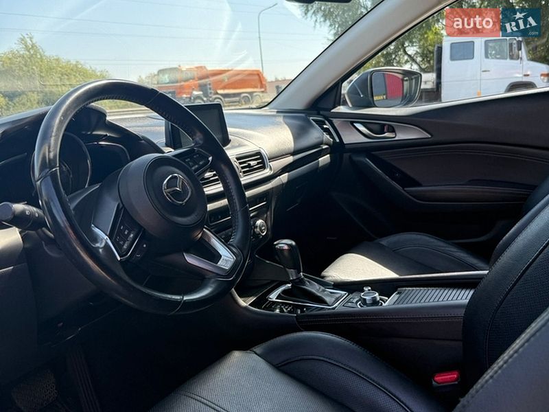 Хэтчбек Mazda 3 2017 в Луцке