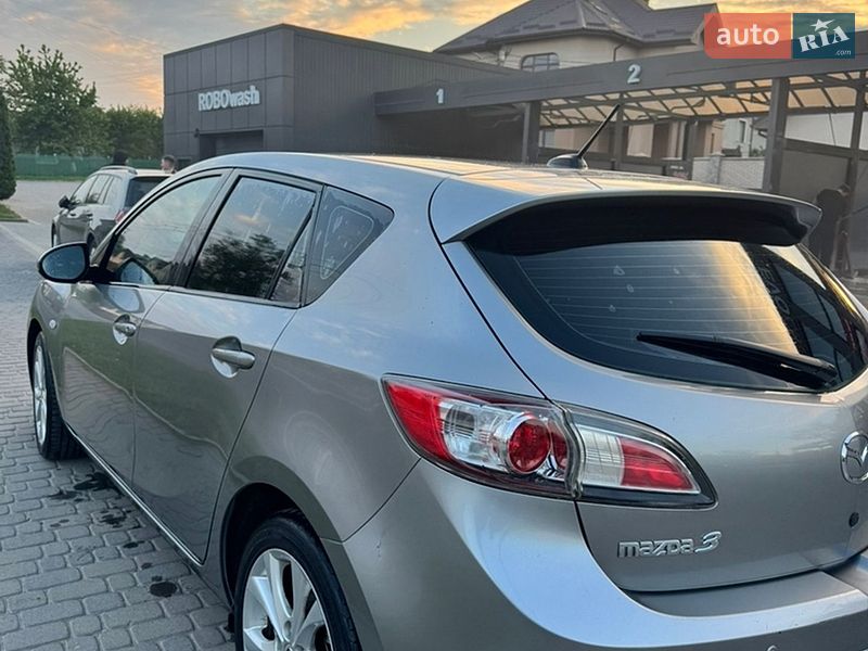 Хэтчбек Mazda 3 2010 в Ивано-Франковске