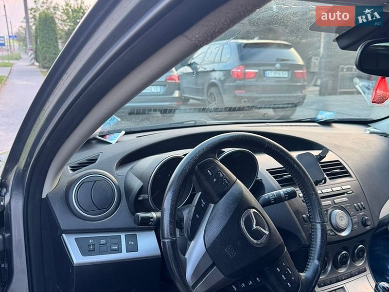 Хэтчбек Mazda 3 2010 в Ивано-Франковске
