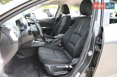Седан Mazda 3 2017 в Харькове