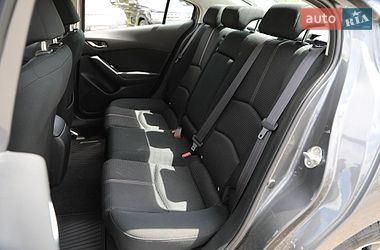 Седан Mazda 3 2017 в Харькове
