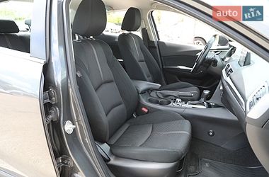 Седан Mazda 3 2017 в Харькове