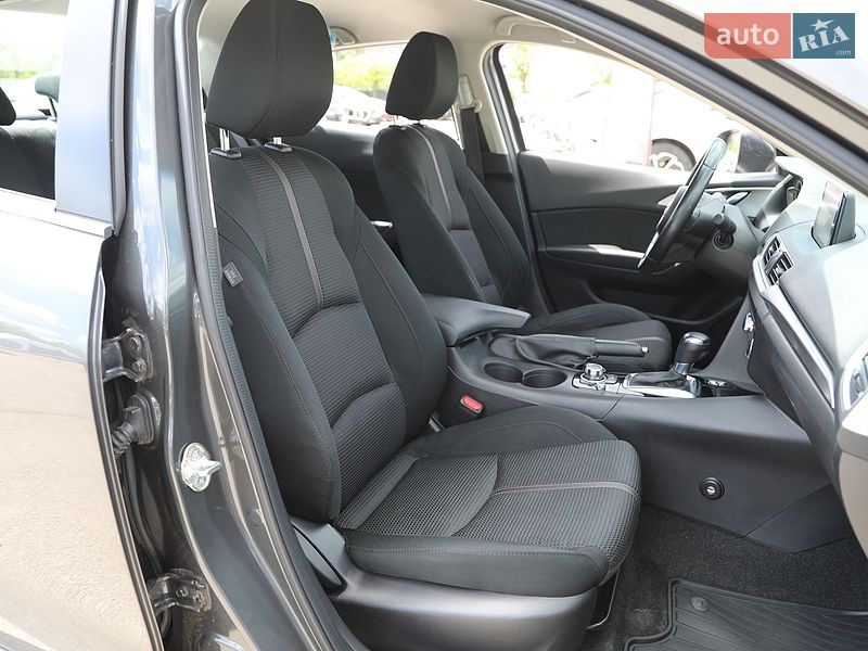 Седан Mazda 3 2017 в Харькове
