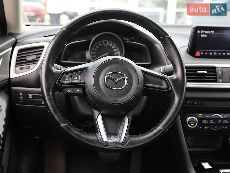 Седан Mazda 3 2017 в Харькове