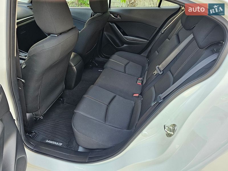 Хэтчбек Mazda 3 2017 в Киеве фото 38 Хэтчбек Mazda 3 2017 в Киеве