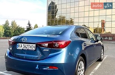 Седан Mazda 3 2017 в Киеве