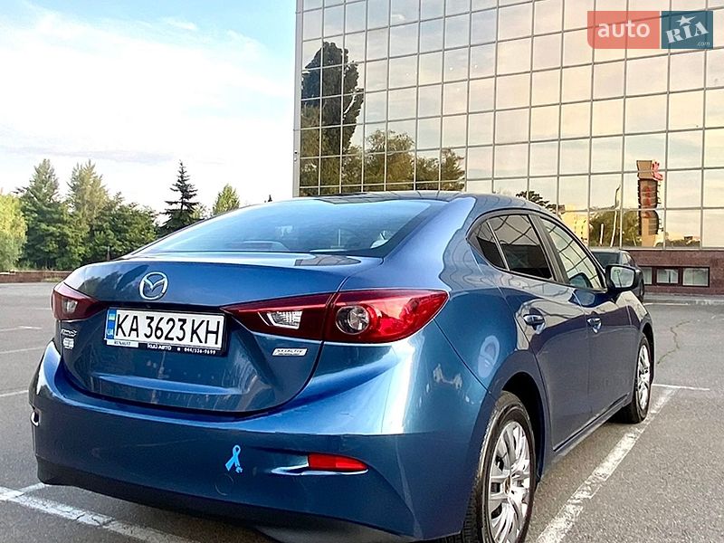 Седан Mazda 3 2017 в Киеве