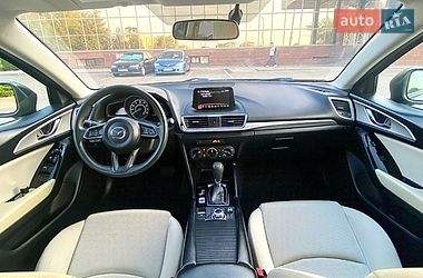 Седан Mazda 3 2017 в Киеве