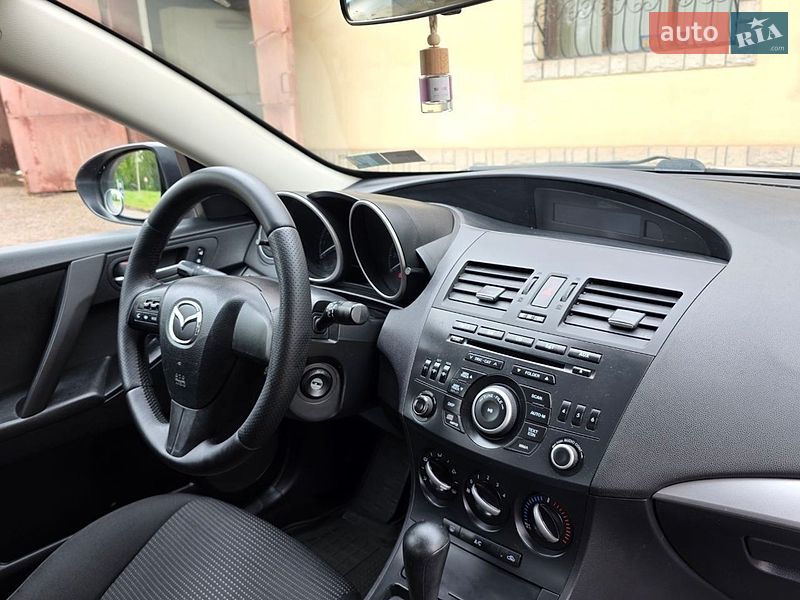 Седан Mazda 3 2013 в Кривом Роге фото 26 Седан Mazda 3 2013 в Кривом Роге