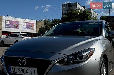 Седан Mazda 3 2015 в Дніпрі