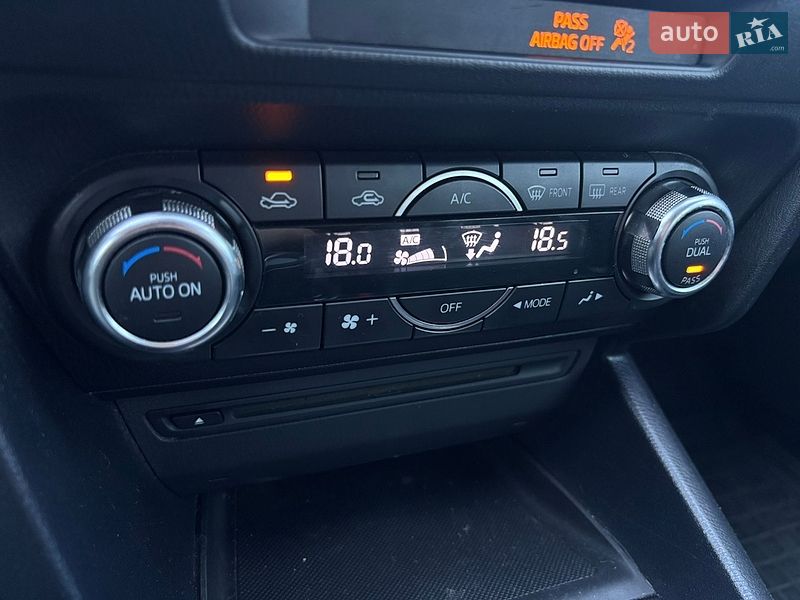 Хетчбек Mazda 3 2014 в Дніпрі