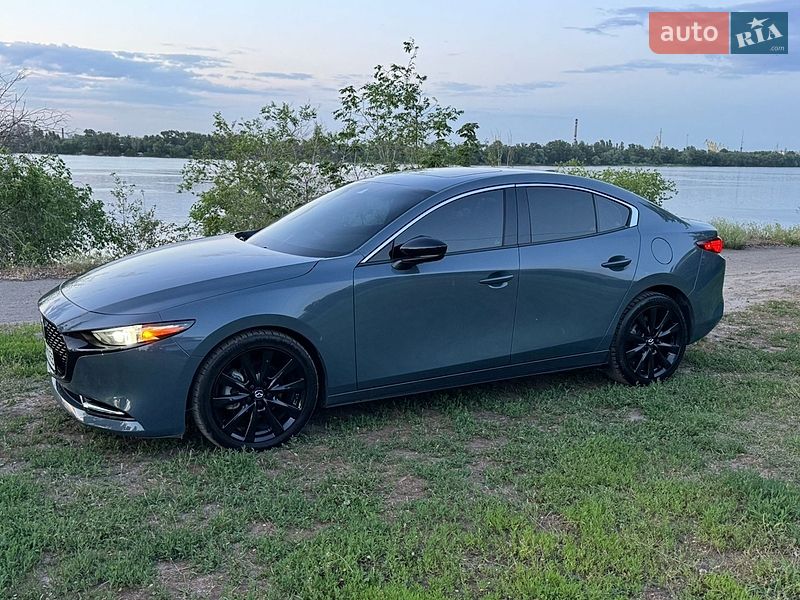 Седан Mazda 3 2022 в Днепре