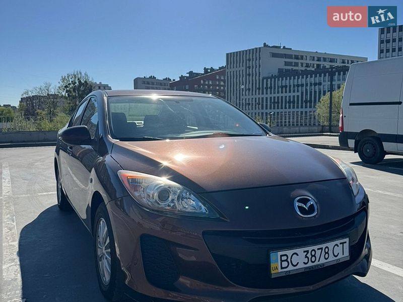 Седан Mazda 3 2012 в Львові