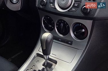 Седан Mazda 3 2010 в Днепре