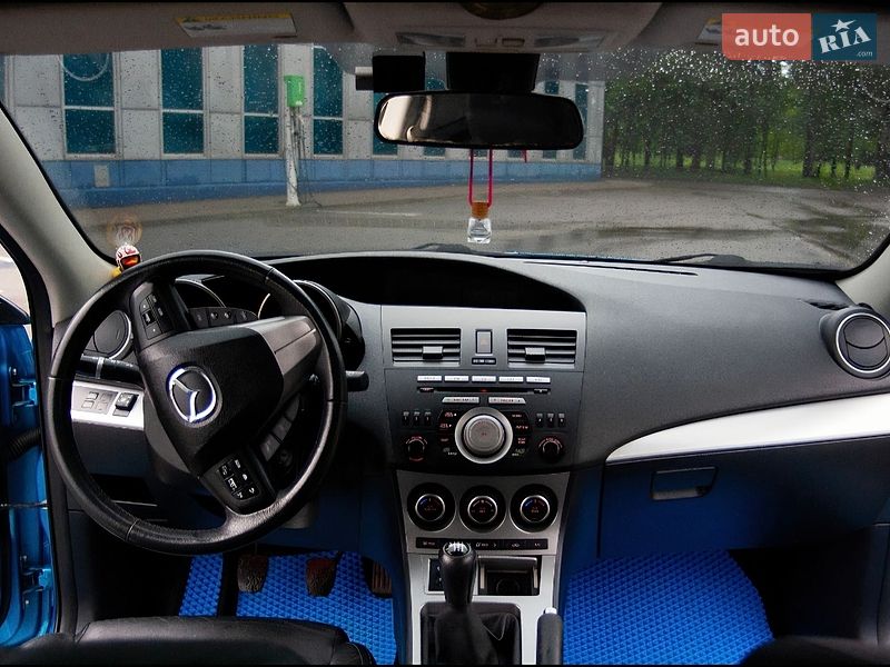 Хэтчбек Mazda 3 2010 в Кривом Роге