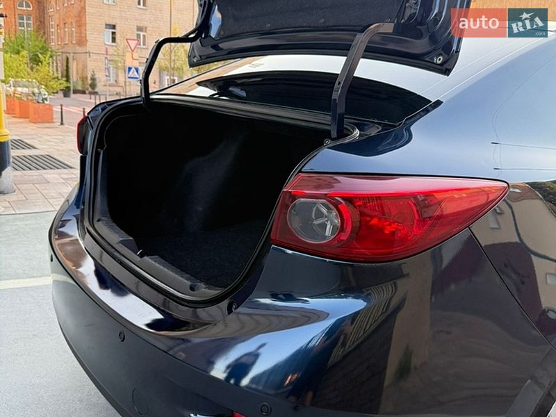 Седан Mazda 3 2014 в Белой Церкви