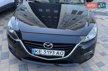 Седан Mazda 3 2016 в Хмільнику