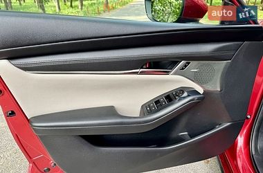 Седан Mazda 3 2019 в Киеве