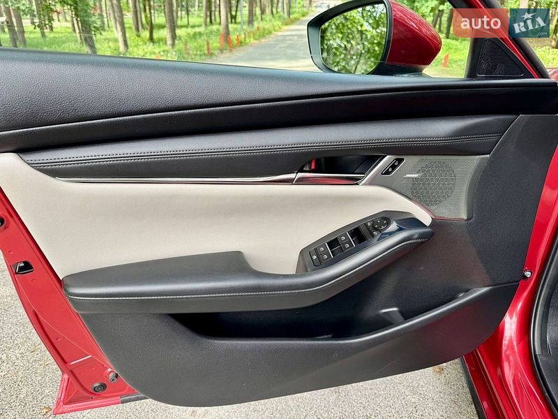 Седан Mazda 3 2019 в Киеве