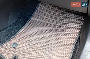Хетчбек Mazda 3 2017 в Запоріжжі фото 13 Хетчбек Mazda 3 2017 в Запоріжжі
