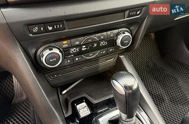 Седан Mazda 3 2017 в Киеве